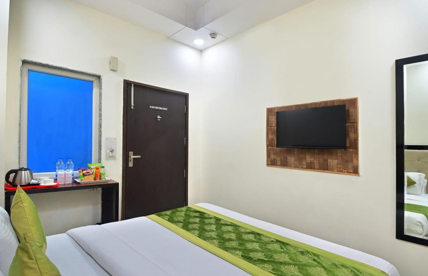 Hotel Emporio View - New Delhi Railway Station - Paharganj Exteriör bild