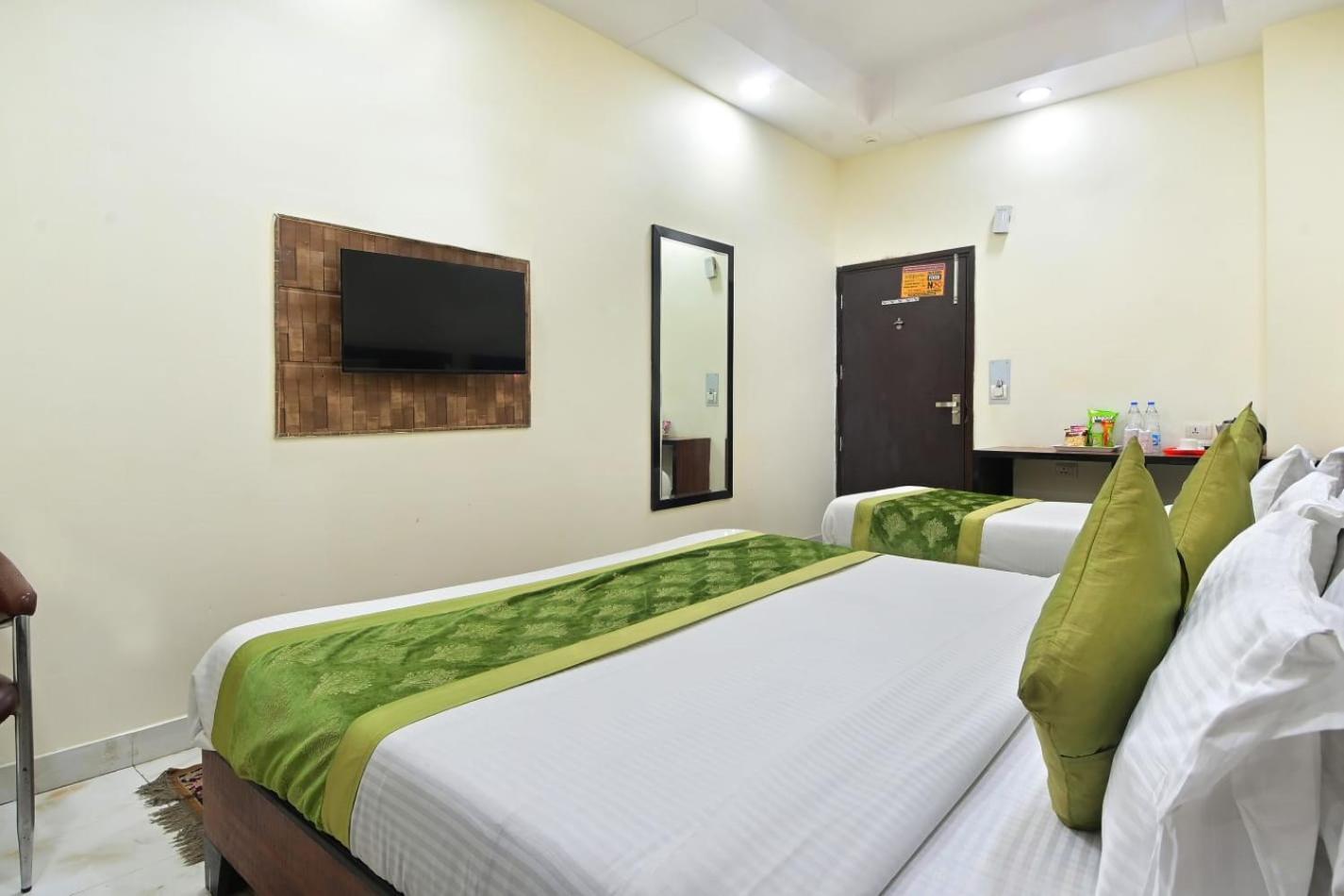 Hotel Emporio View - New Delhi Railway Station - Paharganj Exteriör bild