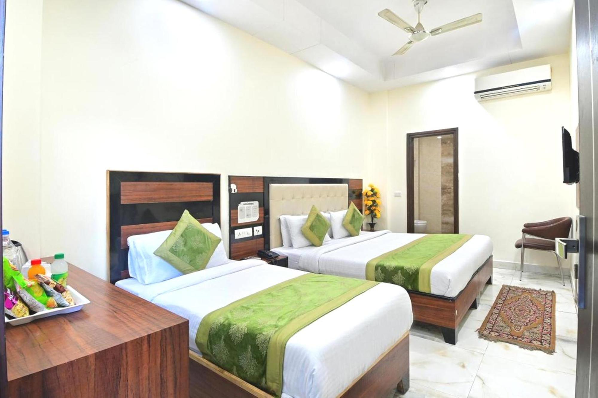 Hotel Emporio View - New Delhi Railway Station - Paharganj Exteriör bild